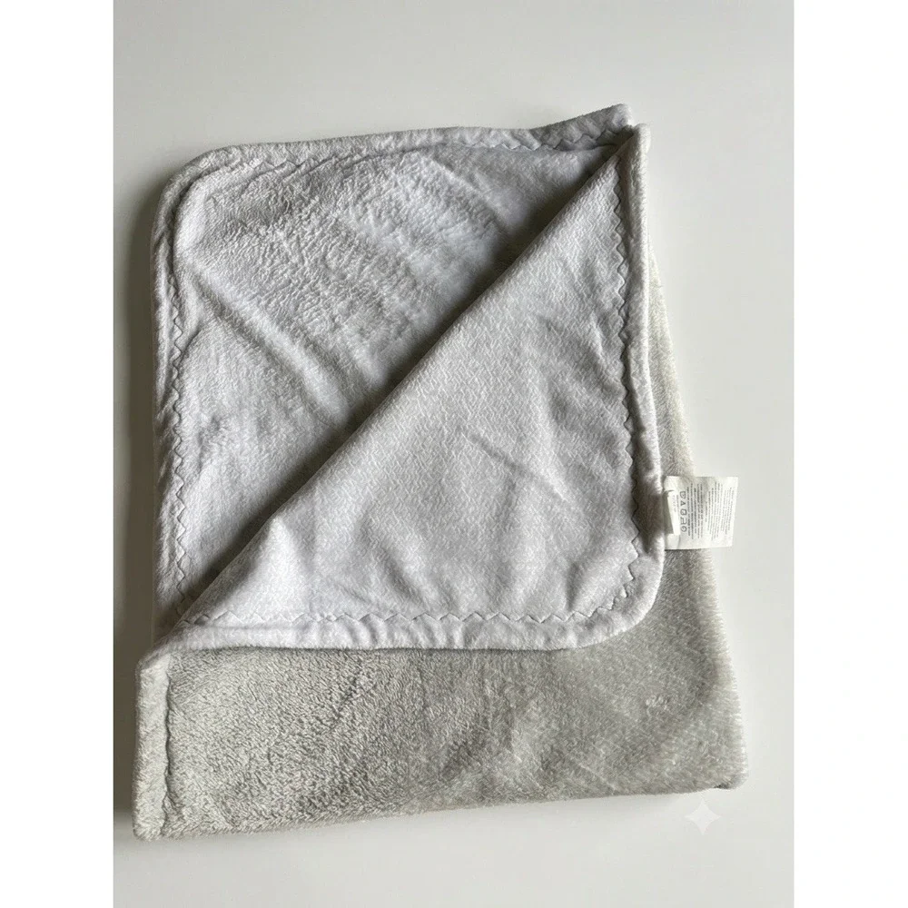 Pottery Barn Kids Gray White Reversible Soft Plush 30x40